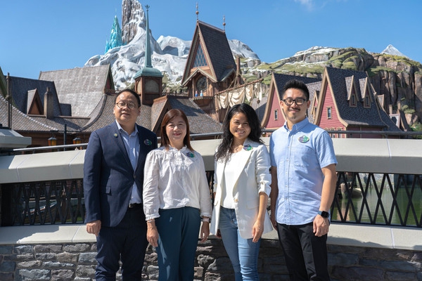 華特迪士尼幻想工程（亞洲）團隊合照。.jpg
